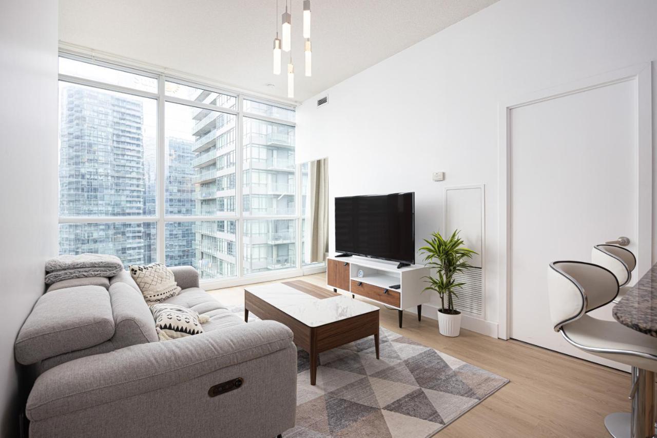 Newly Renovated Cozy Condo/Union Station Toronto Eksteriør billede