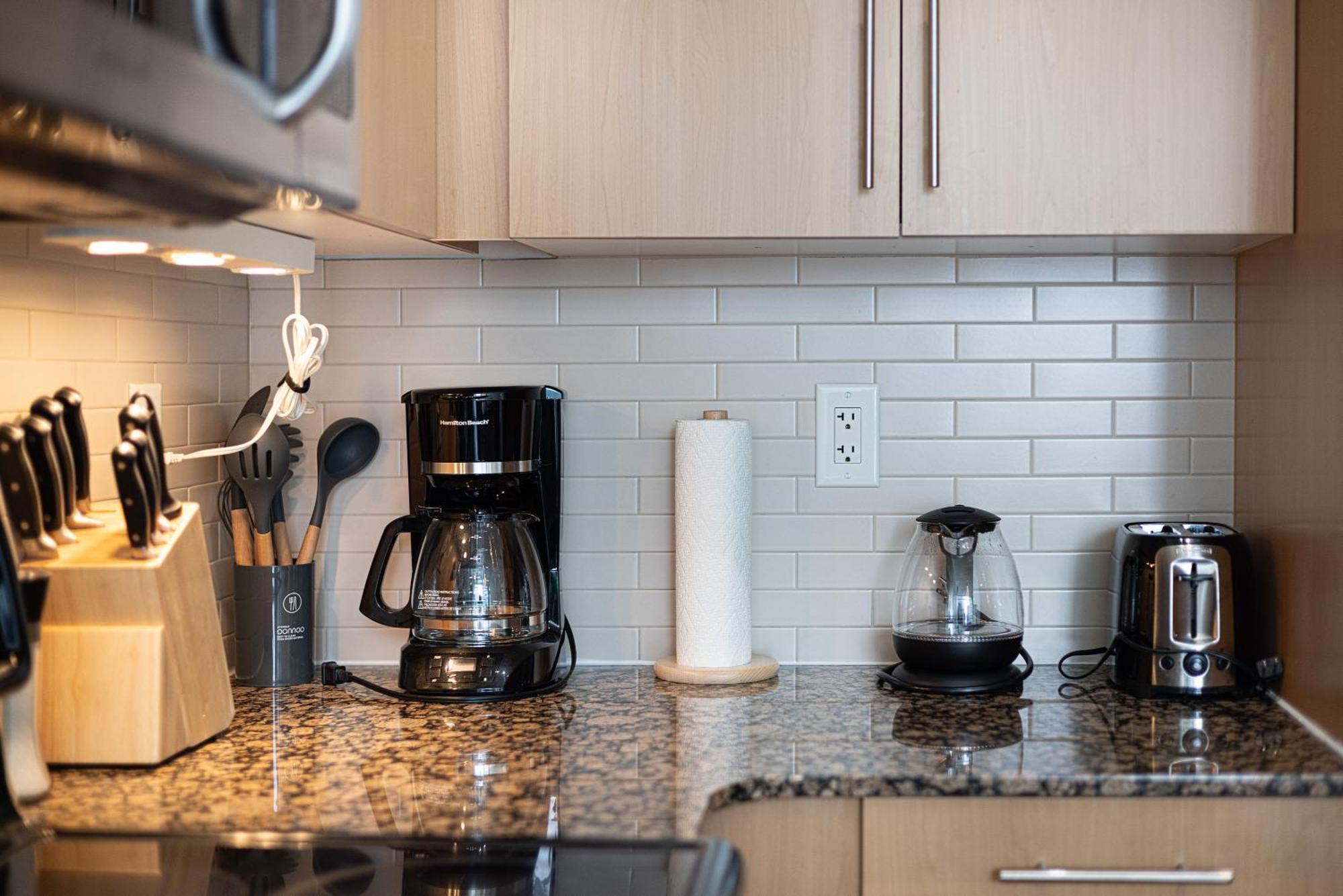 Newly Renovated Cozy Condo/Union Station Toronto Eksteriør billede