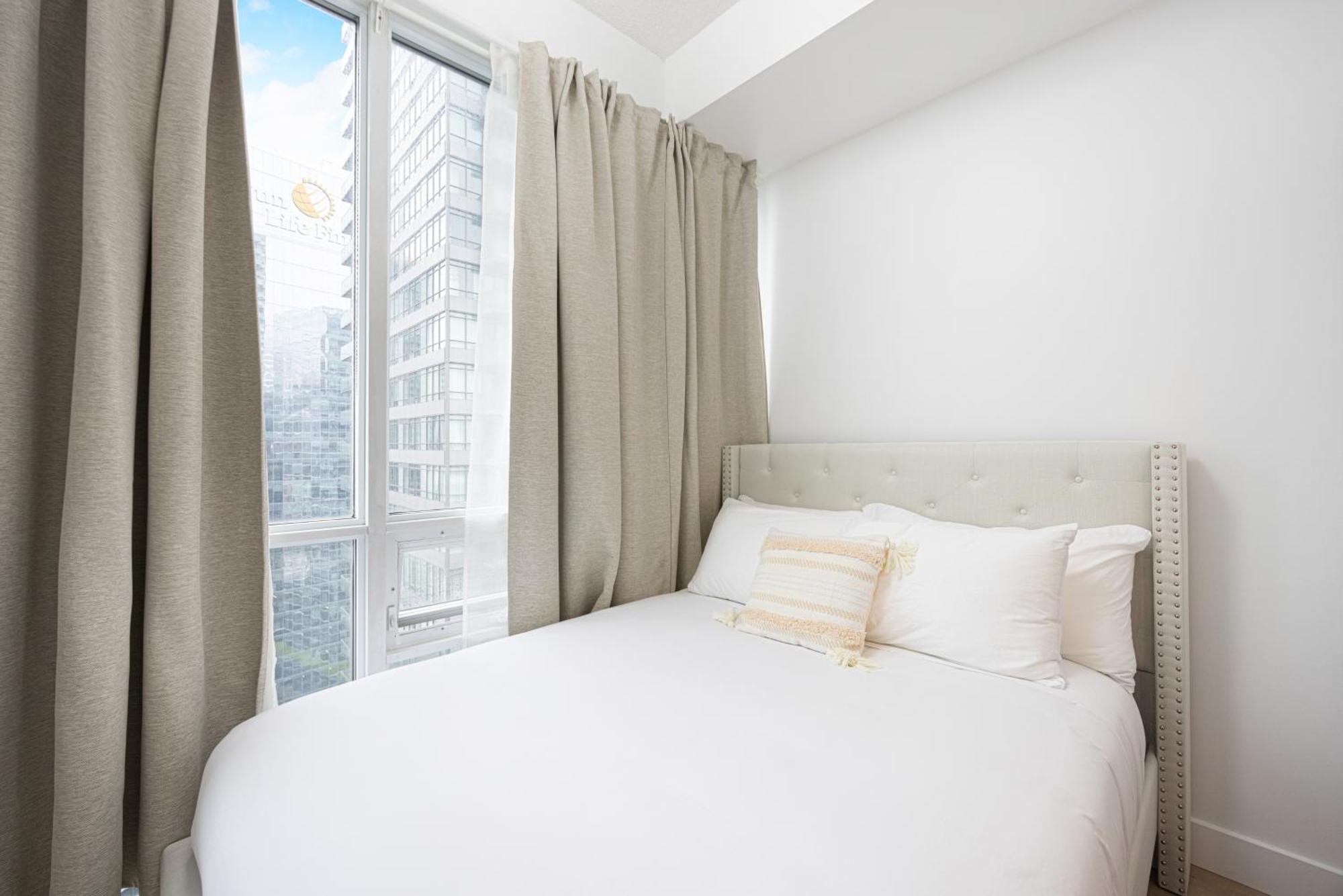 Newly Renovated Cozy Condo/Union Station Toronto Eksteriør billede