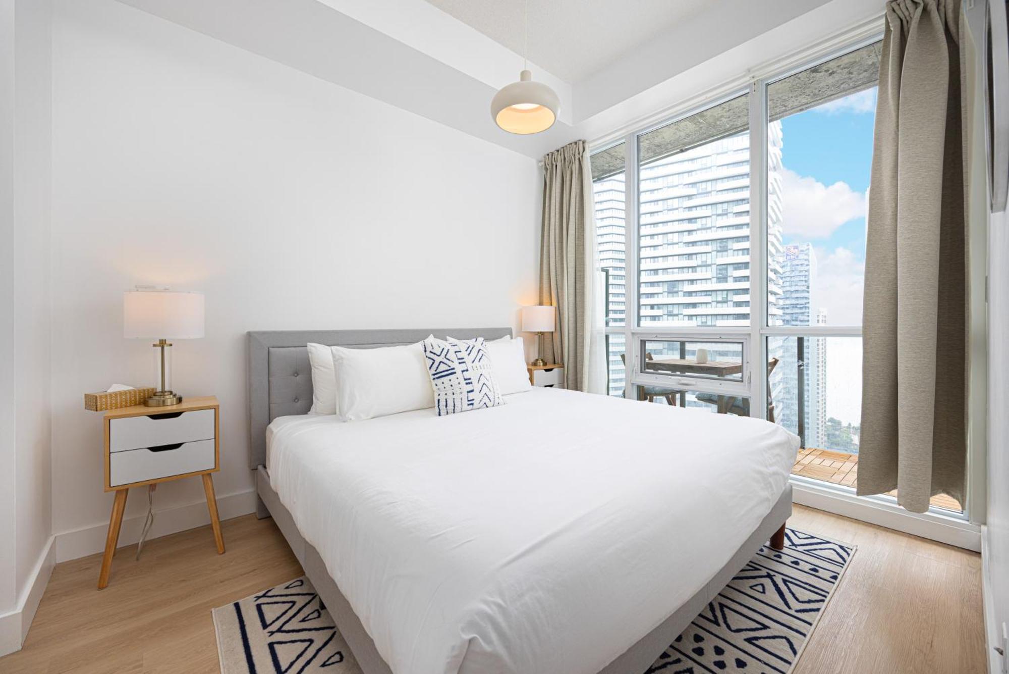 Newly Renovated Cozy Condo/Union Station Toronto Eksteriør billede