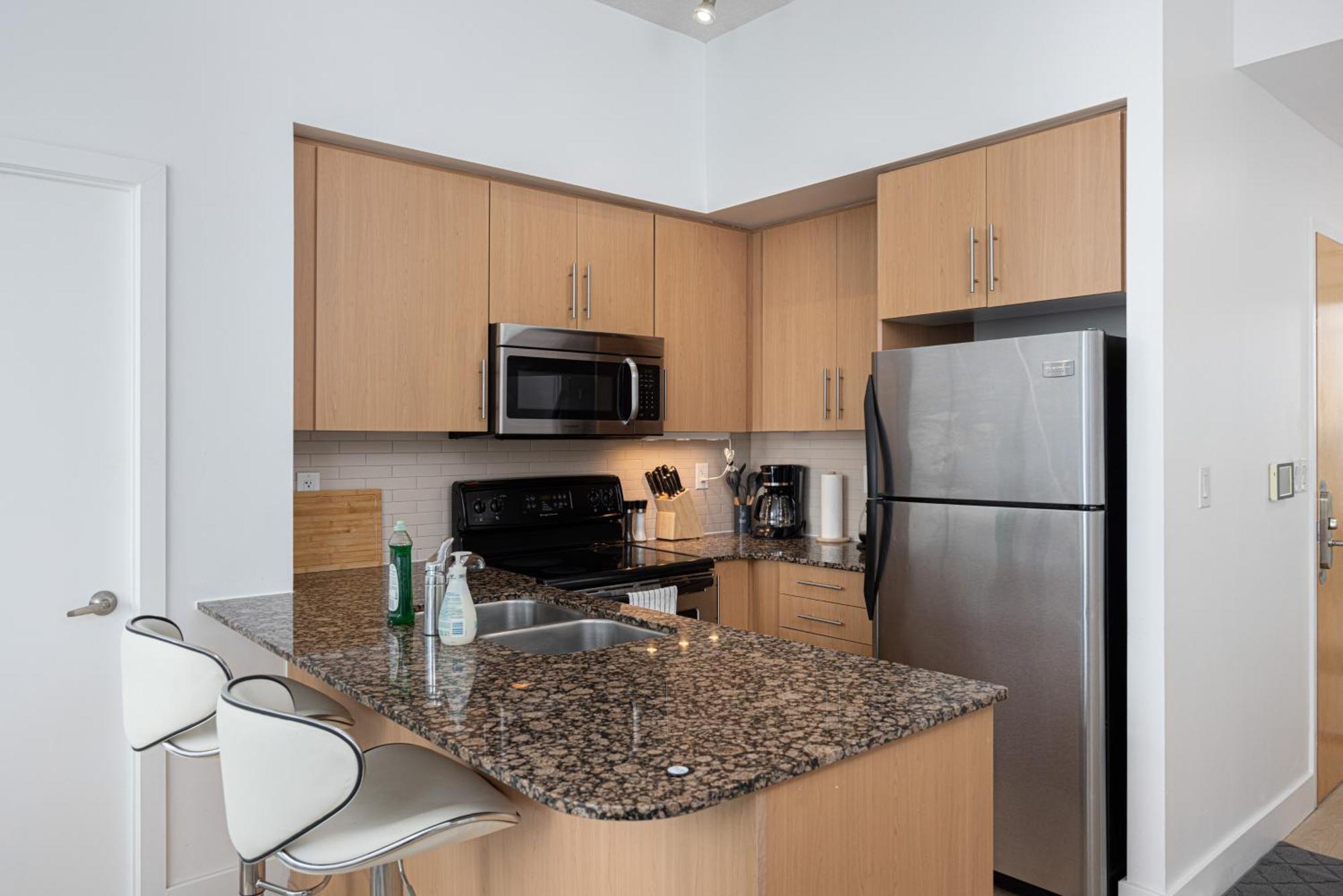 Newly Renovated Cozy Condo/Union Station Toronto Eksteriør billede